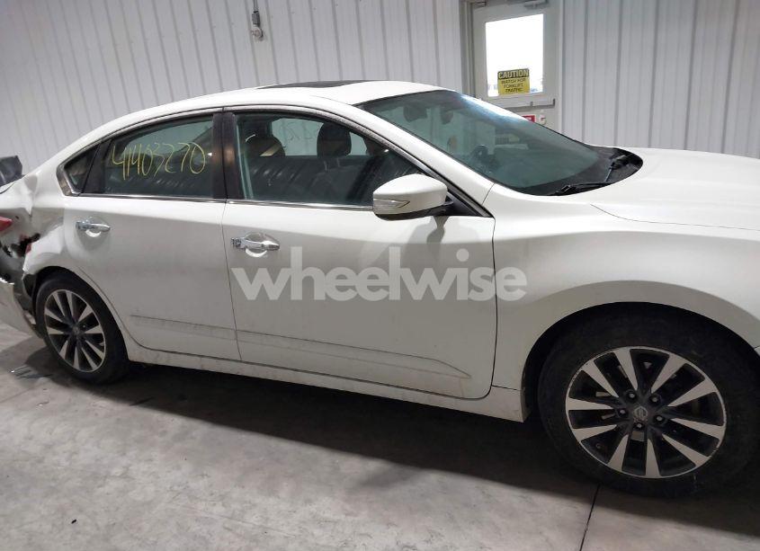 Photo 13 of 2017 Nissan Altima 2.5 SL (VIN 1N4AL3AP9HC164744)