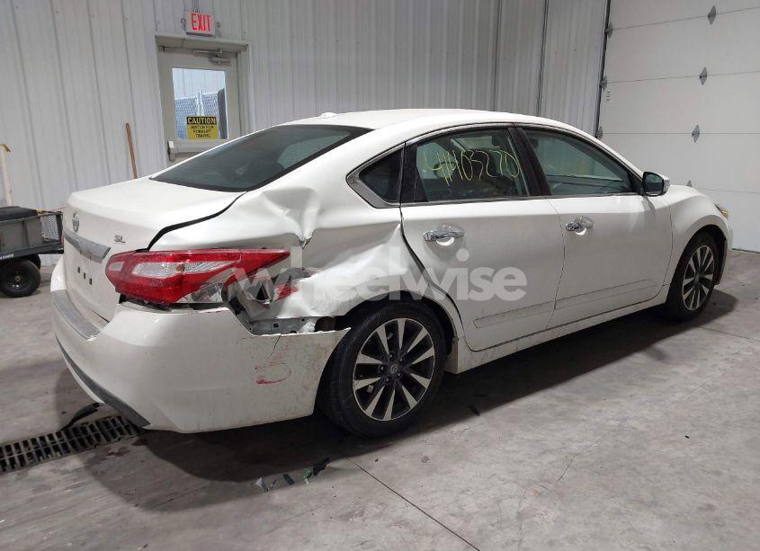 Photo 4 of 2017 Nissan Altima 2.5 SL (VIN 1N4AL3AP9HC164744)
