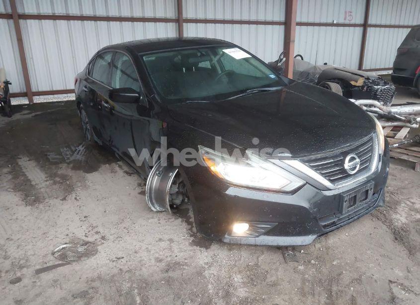 2017 Nissan Altima 2.5 SV (VIN 1N4AL3AP9HC173122) main photo