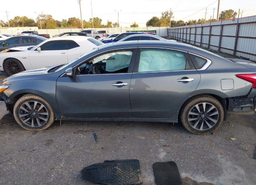 Photo 14 of 2017 Nissan Altima 2.5 SL (VIN 1N4AL3AP9HC197601)