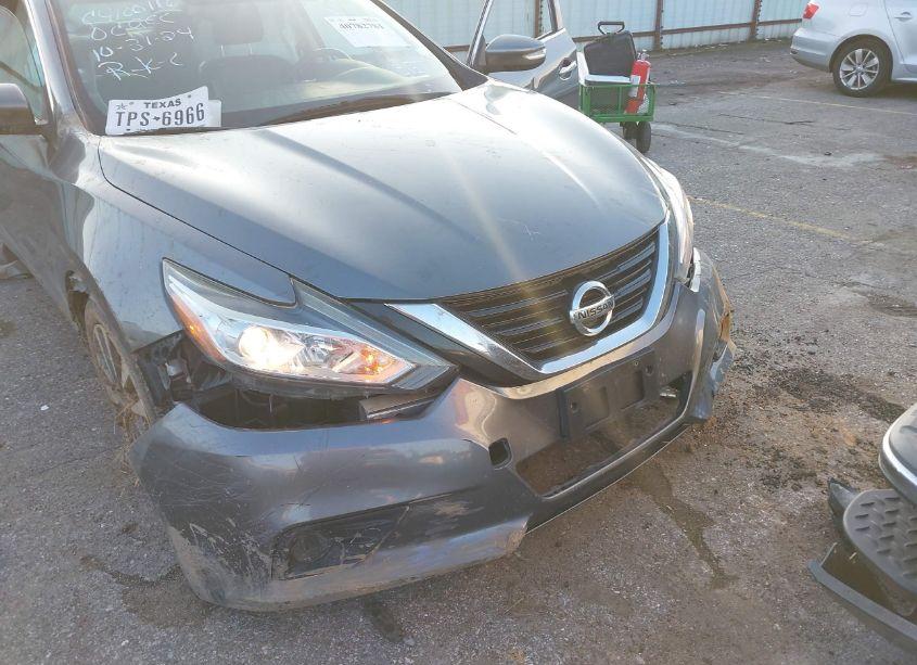 Photo 6 of 2017 Nissan Altima 2.5 SL (VIN 1N4AL3AP9HC197601)