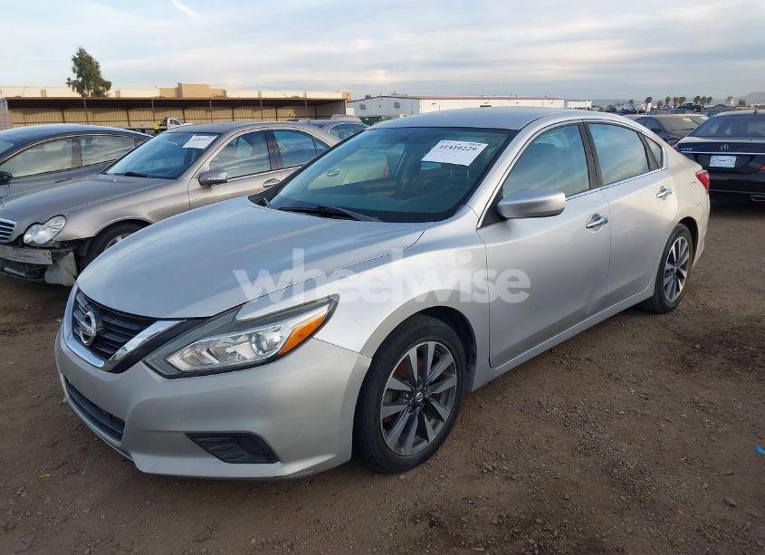 Photo 6 of 2017 Nissan Altima 2.5 SV (VIN 1N4AL3AP9HC200805)
