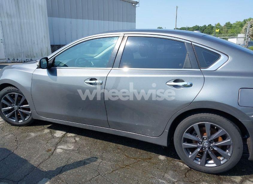 Photo 14 of 2017 Nissan Altima 2.5 SL (VIN 1N4AL3AP9HC203770)