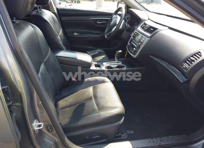 Photo 5 of 2017 Nissan Altima 2.5 SL (VIN 1N4AL3AP9HC203770)