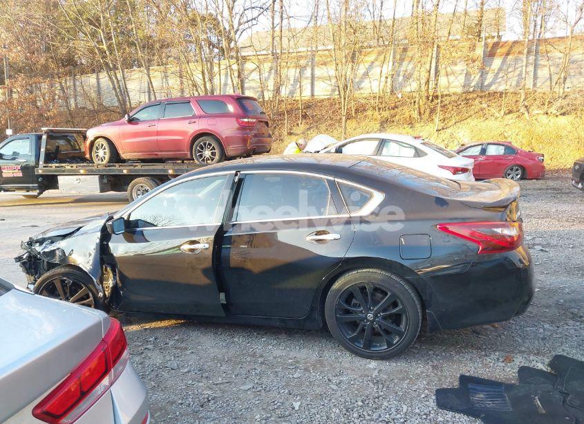 Photo 15 of 2017 Nissan Altima 2.5 SR (VIN 1N4AL3AP9HC218530)