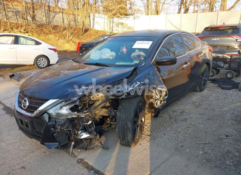 Photo 2 of 2017 Nissan Altima 2.5 SR (VIN 1N4AL3AP9HC218530)