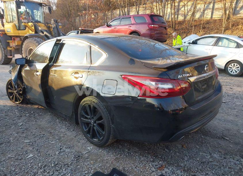 Photo 3 of 2017 Nissan Altima 2.5 SR (VIN 1N4AL3AP9HC218530)