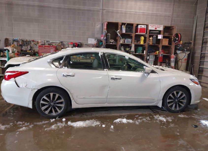 Photo 13 of 2017 Nissan Altima 2.5 SV (VIN 1N4AL3AP9HC230547)