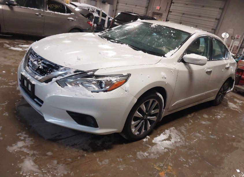 Photo 2 of 2017 Nissan Altima 2.5 SV (VIN 1N4AL3AP9HC230547)