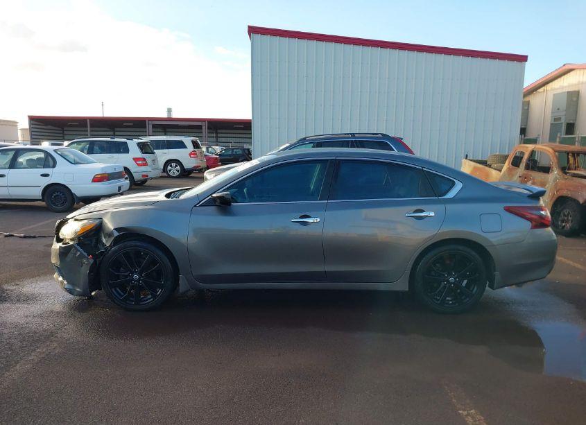 Photo 14 of 2017 Nissan Altima 2.5 SR (VIN 1N4AL3AP9HC242813)