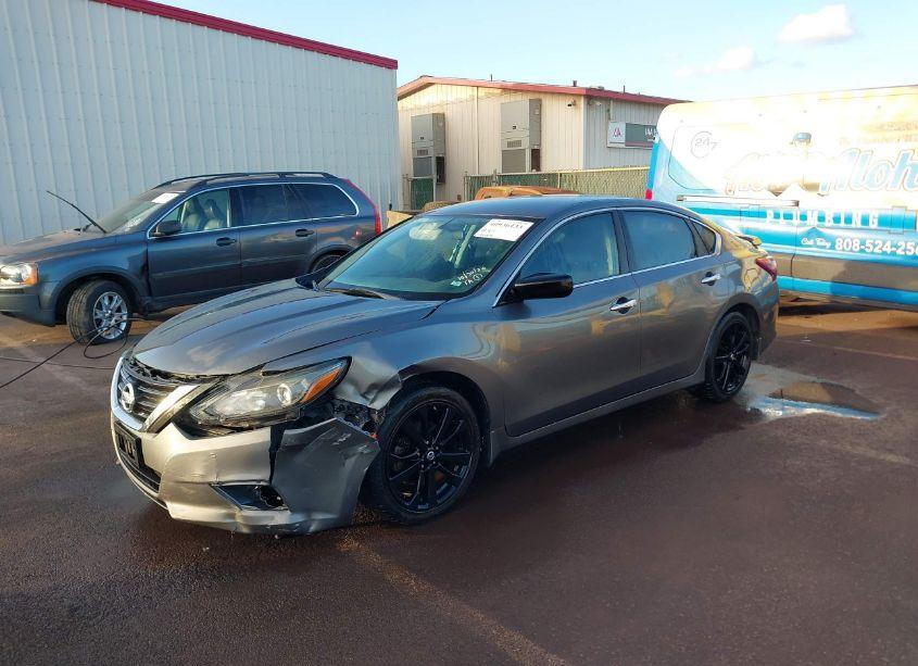 Photo 2 of 2017 Nissan Altima 2.5 SR (VIN 1N4AL3AP9HC242813)