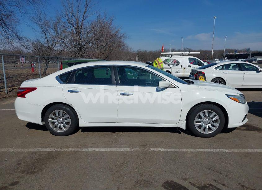 Photo 13 of 2017 Nissan Altima 2.5 S (VIN 1N4AL3AP9HC273303)