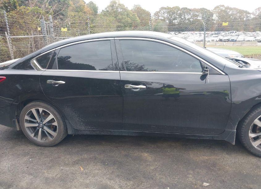 Photo 13 of 2017 Nissan Altima 2.5 SR (VIN 1N4AL3AP9HC492455)