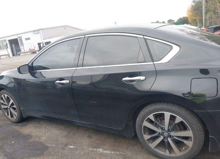 Photo 14 of 2017 Nissan Altima 2.5 SR (VIN 1N4AL3AP9HC492455)