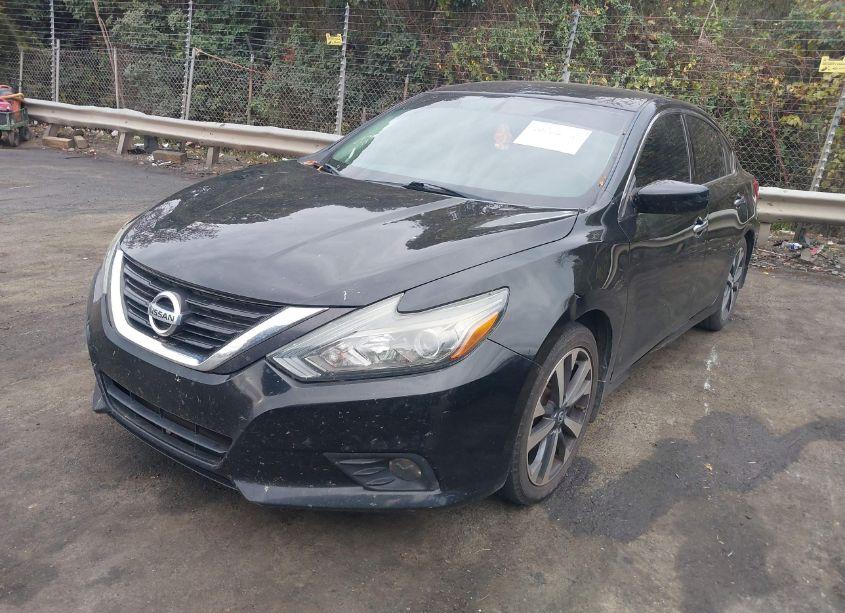 Photo 2 of 2017 Nissan Altima 2.5 SR (VIN 1N4AL3AP9HC492455)