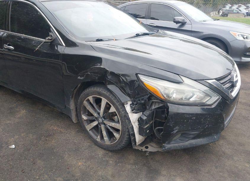 Photo 6 of 2017 Nissan Altima 2.5 SR (VIN 1N4AL3AP9HC492455)