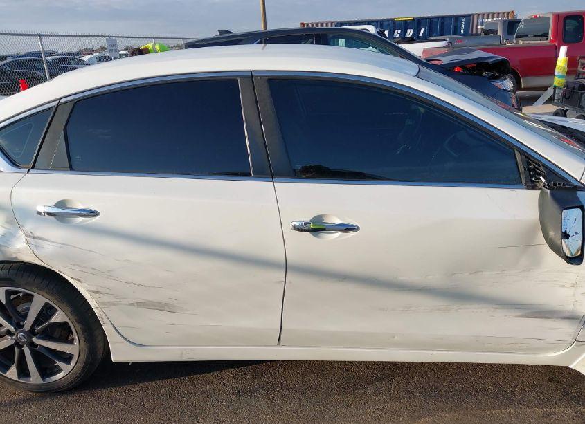 Photo 13 of 2017 Nissan Altima 2.5 SR (VIN 1N4AL3AP9HN324609)