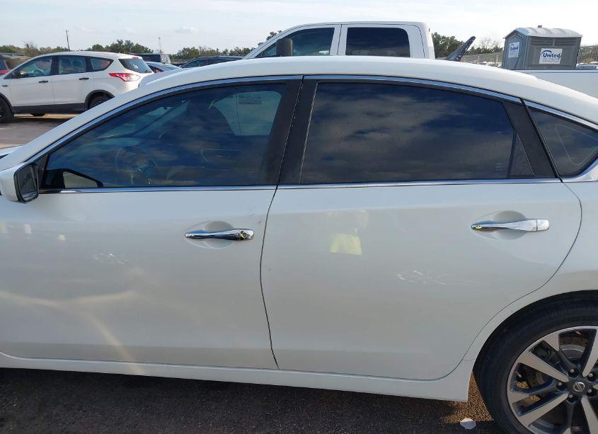 Photo 14 of 2017 Nissan Altima 2.5 SR (VIN 1N4AL3AP9HN324609)
