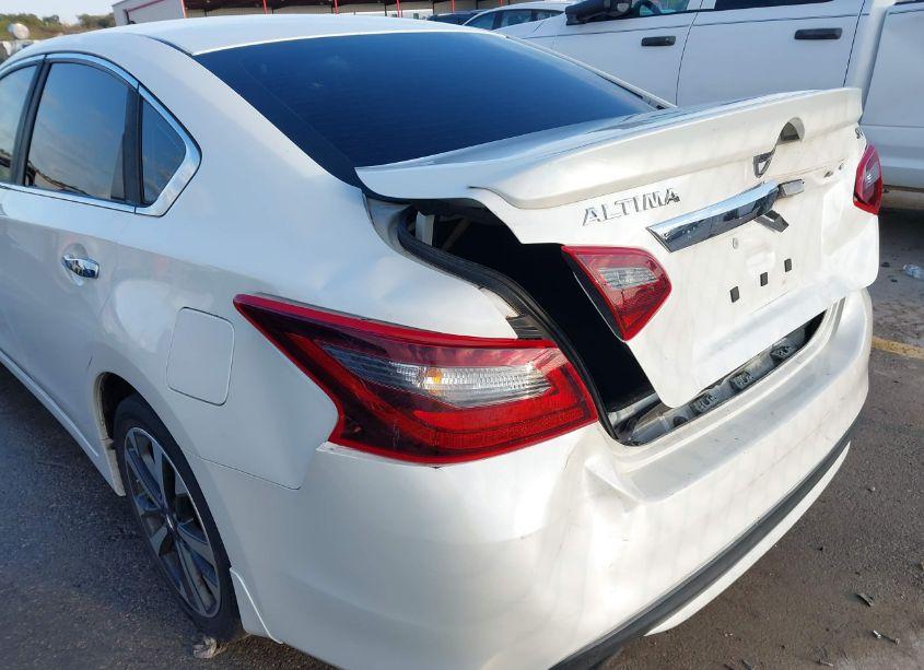 Photo 18 of 2017 Nissan Altima 2.5 SR (VIN 1N4AL3AP9HN324609)