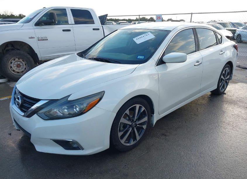 Photo 2 of 2017 Nissan Altima 2.5 SR (VIN 1N4AL3AP9HN324609)