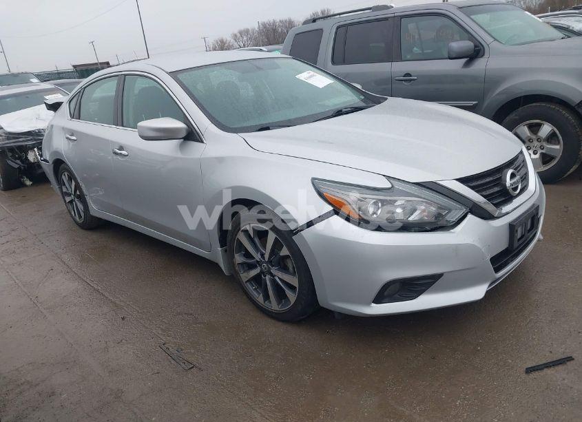 2017 Nissan Altima 2.5 SR (VIN 1N4AL3AP9HN344570) main photo