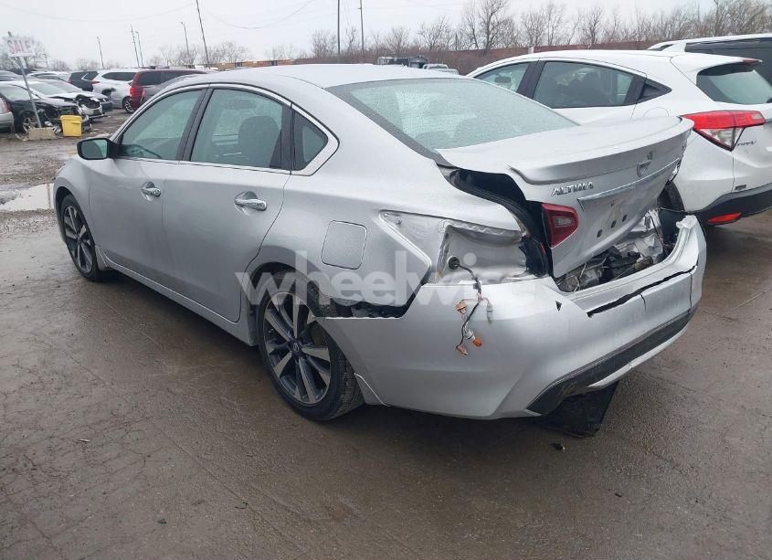 Photo 3 of 2017 Nissan Altima 2.5 SR (VIN 1N4AL3AP9HN344570)