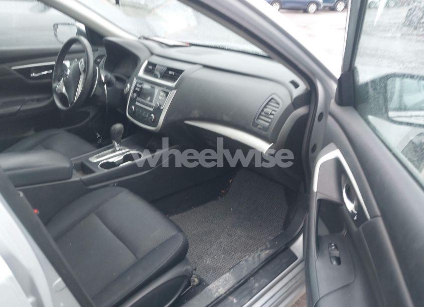 Photo 5 of 2017 Nissan Altima 2.5 SR (VIN 1N4AL3AP9HN344570)