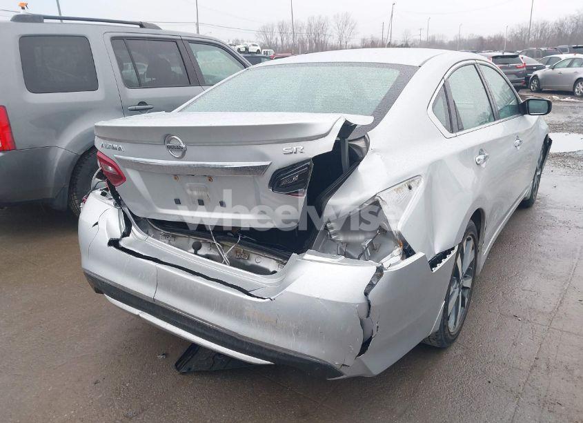 Photo 6 of 2017 Nissan Altima 2.5 SR (VIN 1N4AL3AP9HN344570)