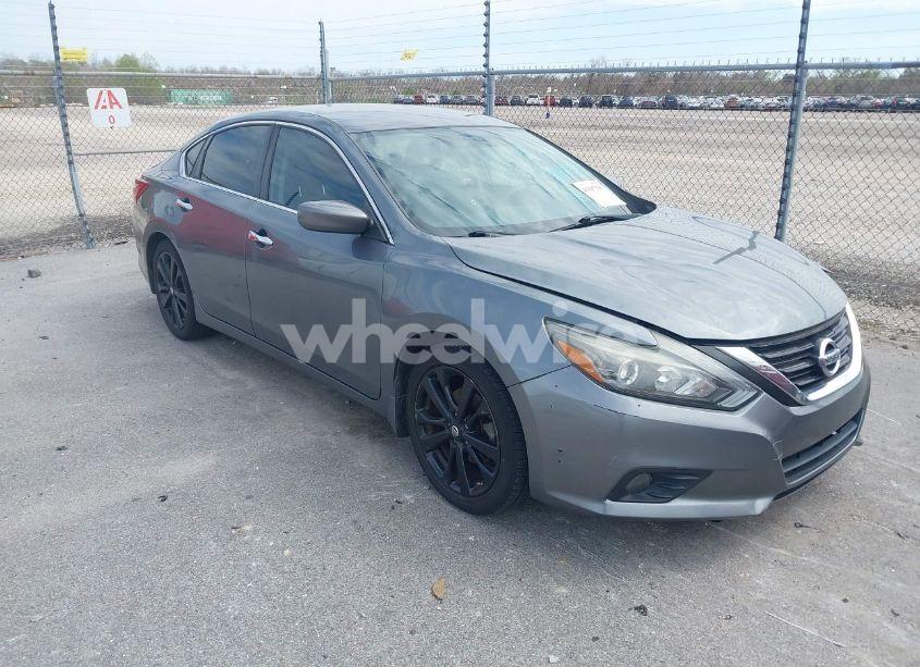 2017 Nissan Altima 2.5 SR (VIN 1N4AL3AP9HN348750) main photo