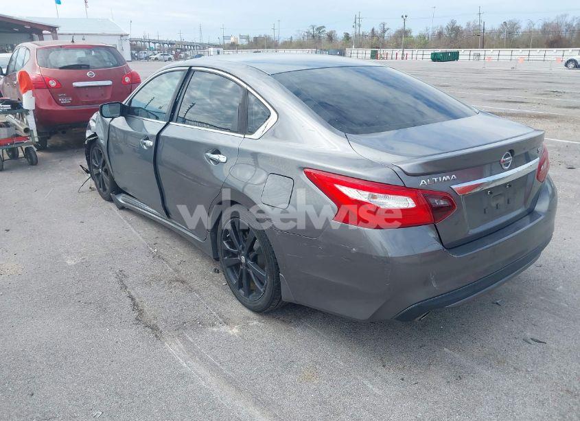 Photo 3 of 2017 Nissan Altima 2.5 SR (VIN 1N4AL3AP9HN348750)