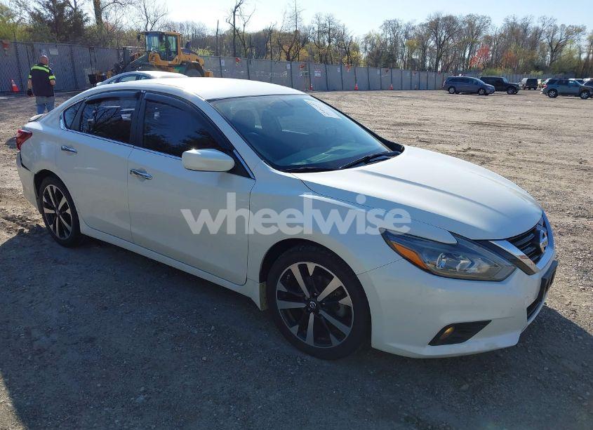 2018 Nissan Altima 2.5 SR (VIN 1N4AL3AP9JC101312) main photo