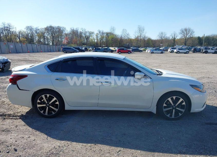 Photo 13 of 2018 Nissan Altima 2.5 SR (VIN 1N4AL3AP9JC101312)