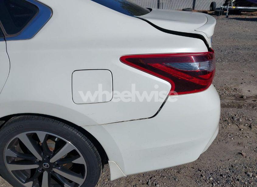 Photo 18 of 2018 Nissan Altima 2.5 SR (VIN 1N4AL3AP9JC101312)