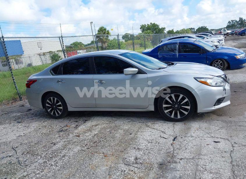 Photo 13 of 2018 Nissan Altima 2.5 SV (VIN 1N4AL3AP9JC119373)