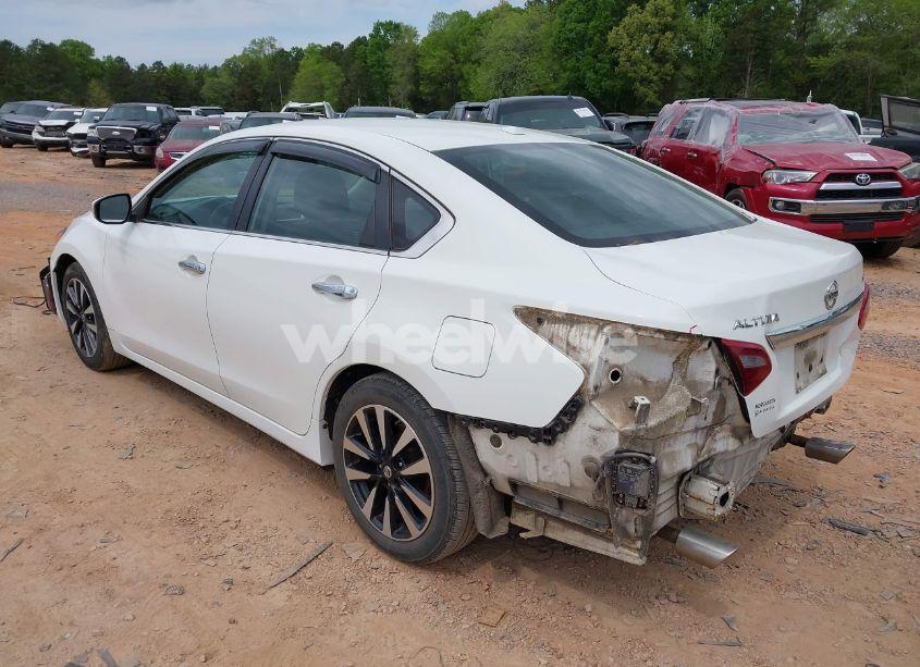 Photo 3 of 2018 Nissan Altima 2.5 SL (VIN 1N4AL3AP9JC128686)