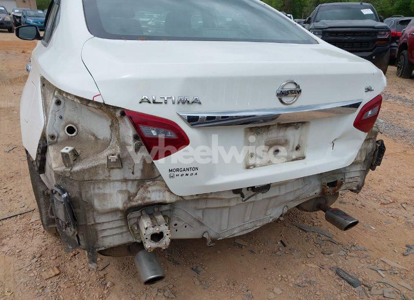 Photo 6 of 2018 Nissan Altima 2.5 SL (VIN 1N4AL3AP9JC128686)