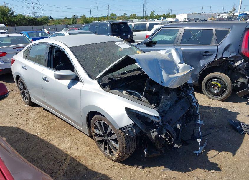 2018 Nissan Altima 2.5 SV (VIN 1N4AL3AP9JC132124) main photo
