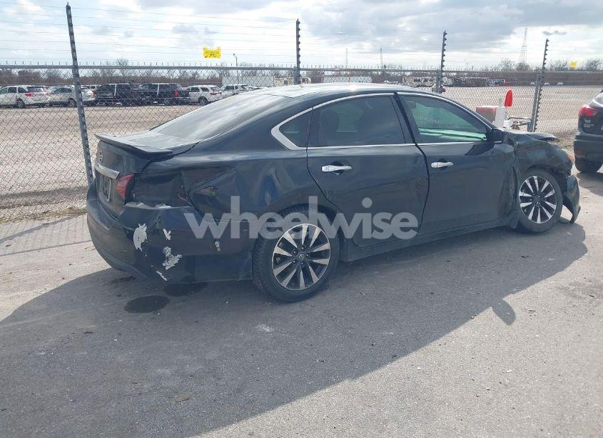 Photo 4 of 2018 Nissan Altima 2.5 S (VIN 1N4AL3AP9JC133693)