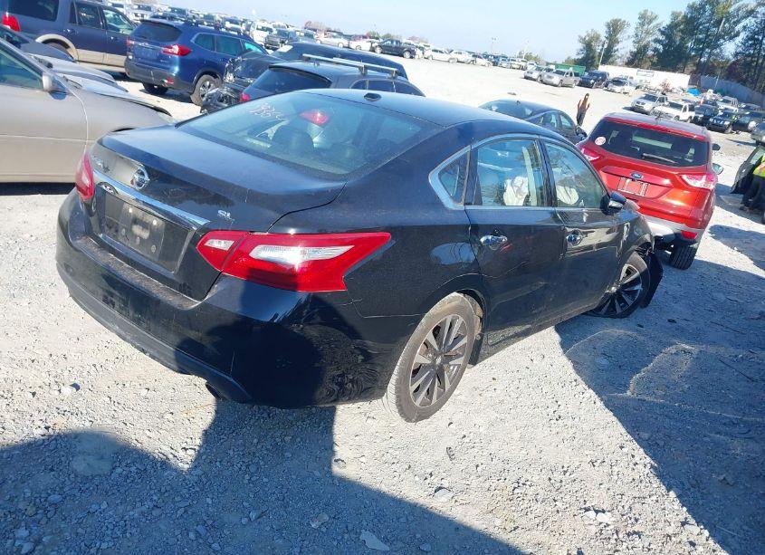 Photo 4 of 2018 Nissan Altima 2.5 SL (VIN 1N4AL3AP9JC139364)