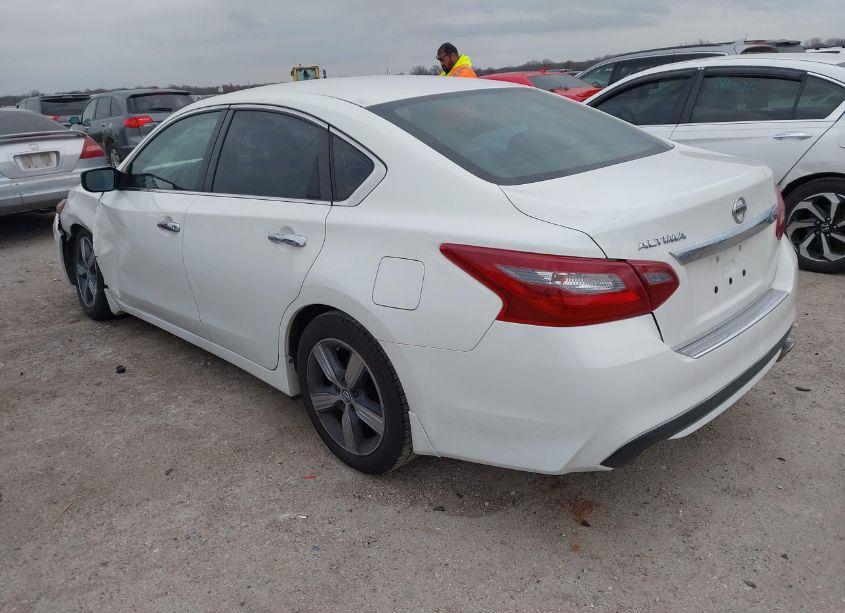 Photo 3 of 2018 Nissan Altima 2.5 S (VIN 1N4AL3AP9JC140143)