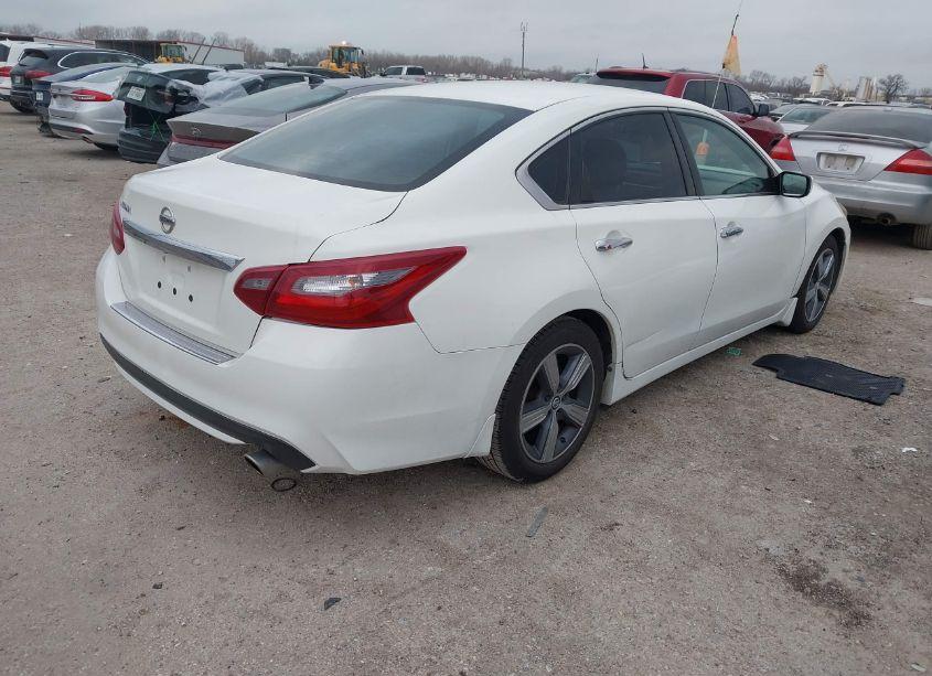 Photo 4 of 2018 Nissan Altima 2.5 S (VIN 1N4AL3AP9JC140143)