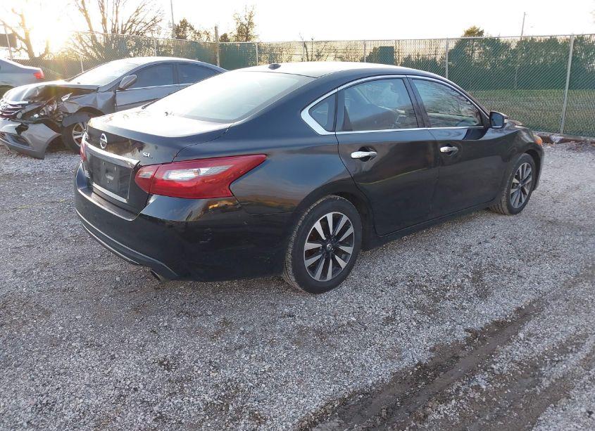 Photo 4 of 2018 Nissan Altima 2.5 SL (VIN 1N4AL3AP9JC145293)