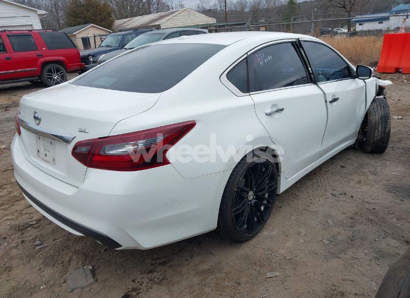 Photo 4 of 2018 Nissan Altima 2.5 SL (VIN 1N4AL3AP9JC150008)