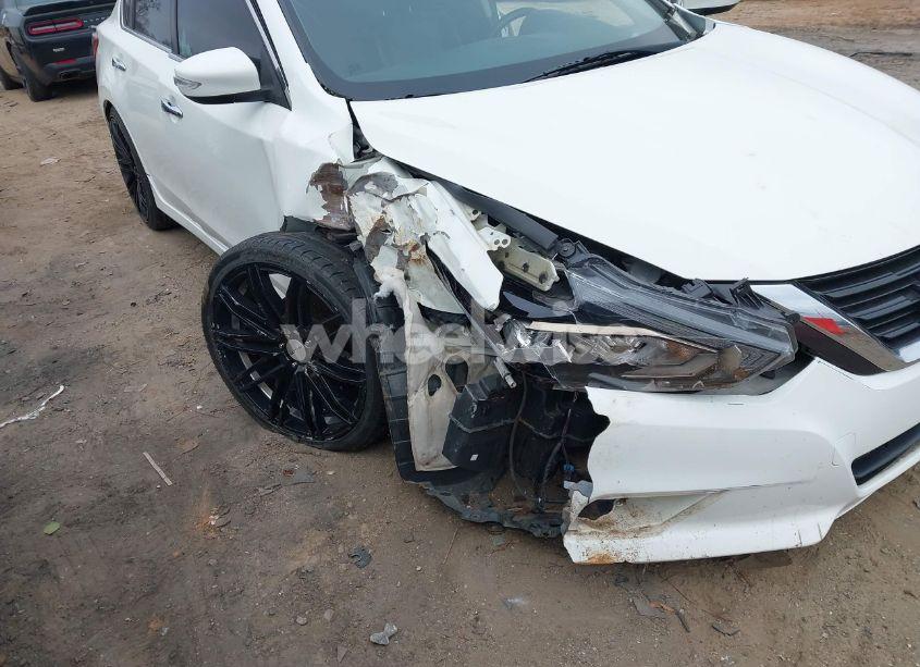 Photo 6 of 2018 Nissan Altima 2.5 SL (VIN 1N4AL3AP9JC150008)