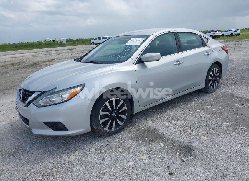 Photo 2 of 2018 Nissan Altima 2.5 SV (VIN 1N4AL3AP9JC150185)