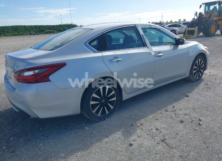 Photo 4 of 2018 Nissan Altima 2.5 SV (VIN 1N4AL3AP9JC150185)
