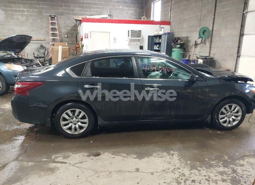Photo 13 of 2018 Nissan Altima 2.5 S (VIN 1N4AL3AP9JC156438)