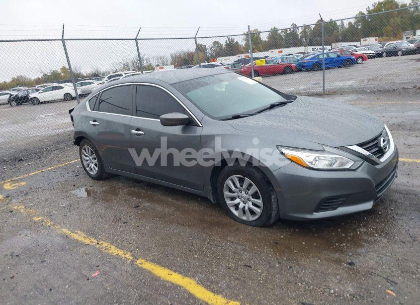 2018 Nissan Altima 2.5 S (VIN 1N4AL3AP9JC157184) main photo