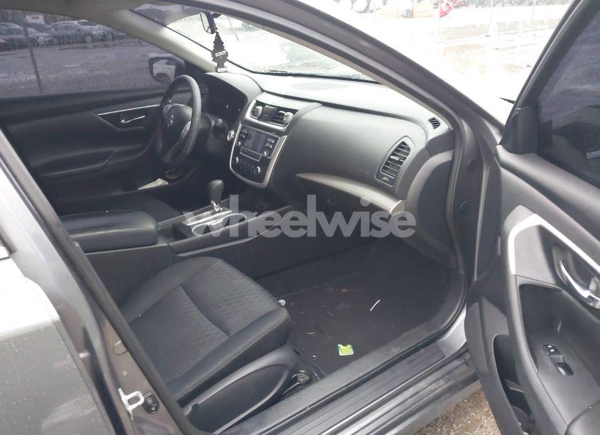 Photo 5 of 2018 Nissan Altima 2.5 S (VIN 1N4AL3AP9JC157184)