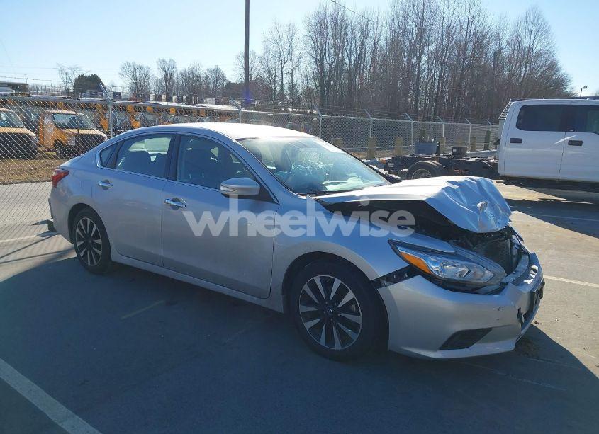 2018 Nissan Altima 2.5 SL (VIN 1N4AL3AP9JC158108) main photo